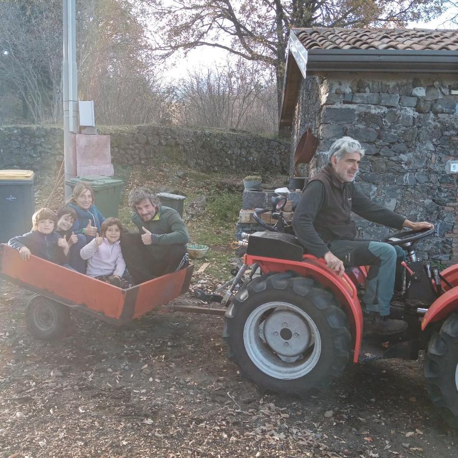 Agriturismo La Caraffara Sull' Etna Puntalazzo Exterior foto