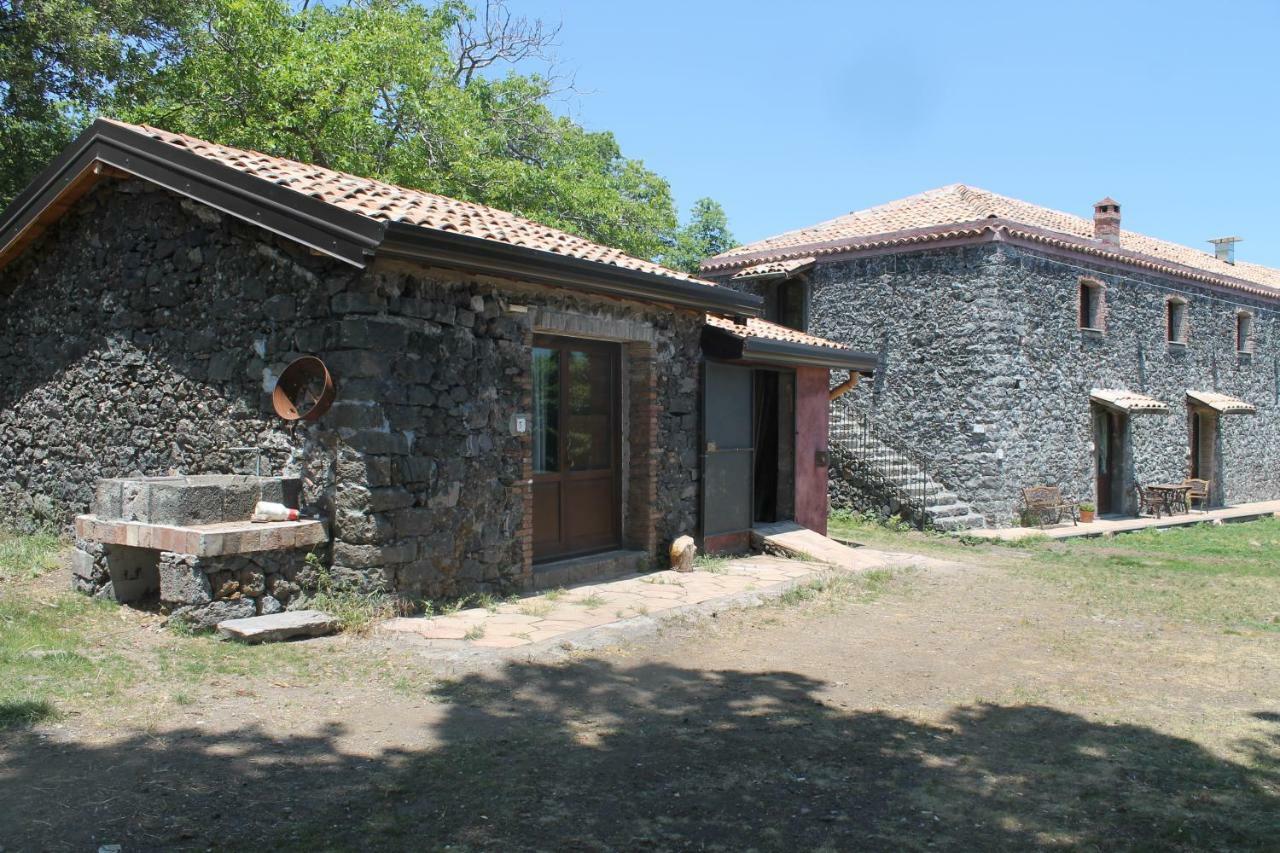 Agriturismo La Caraffara Sull' Etna Puntalazzo Exterior foto