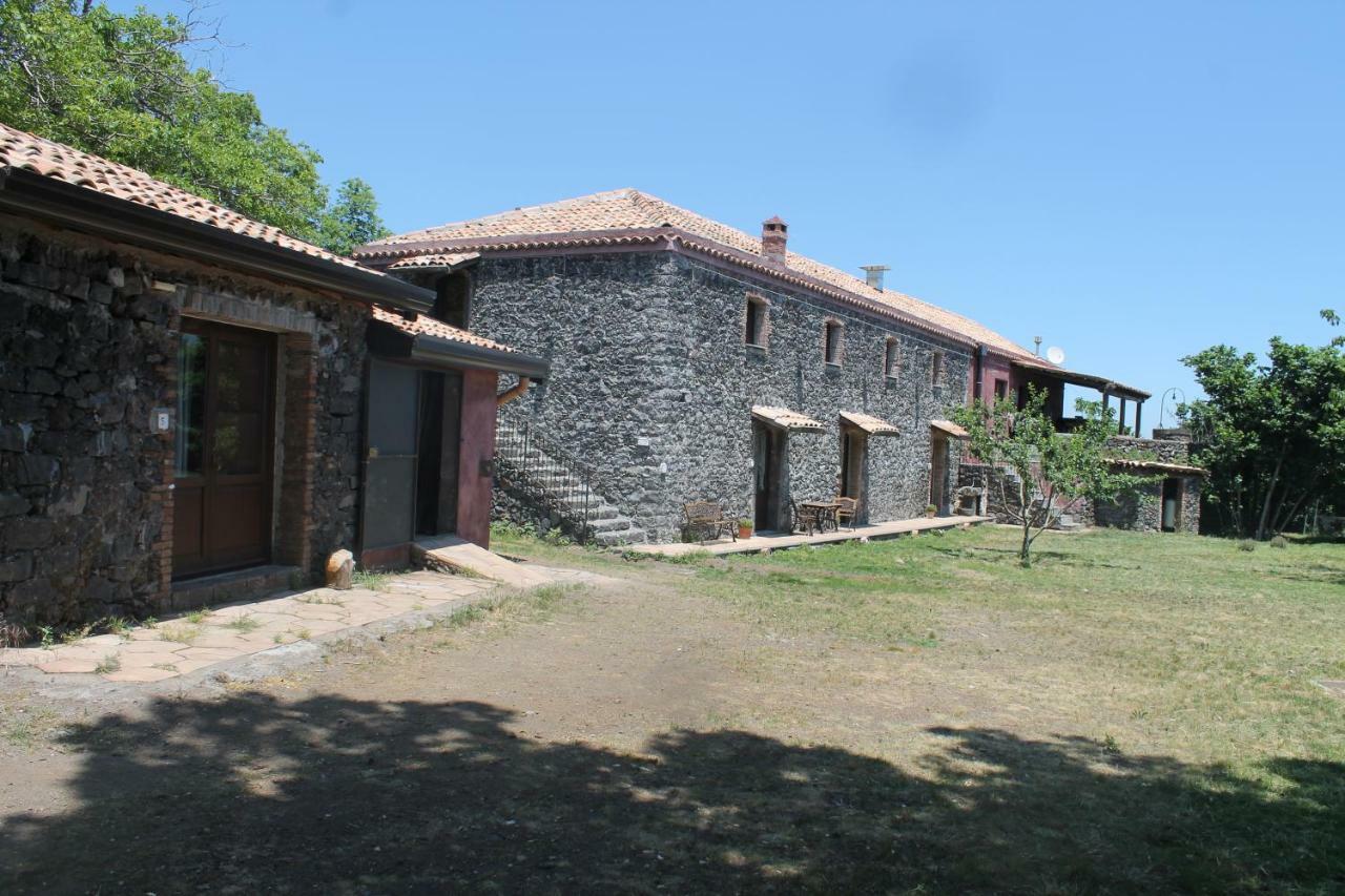 Agriturismo La Caraffara Sull' Etna Puntalazzo Exterior foto