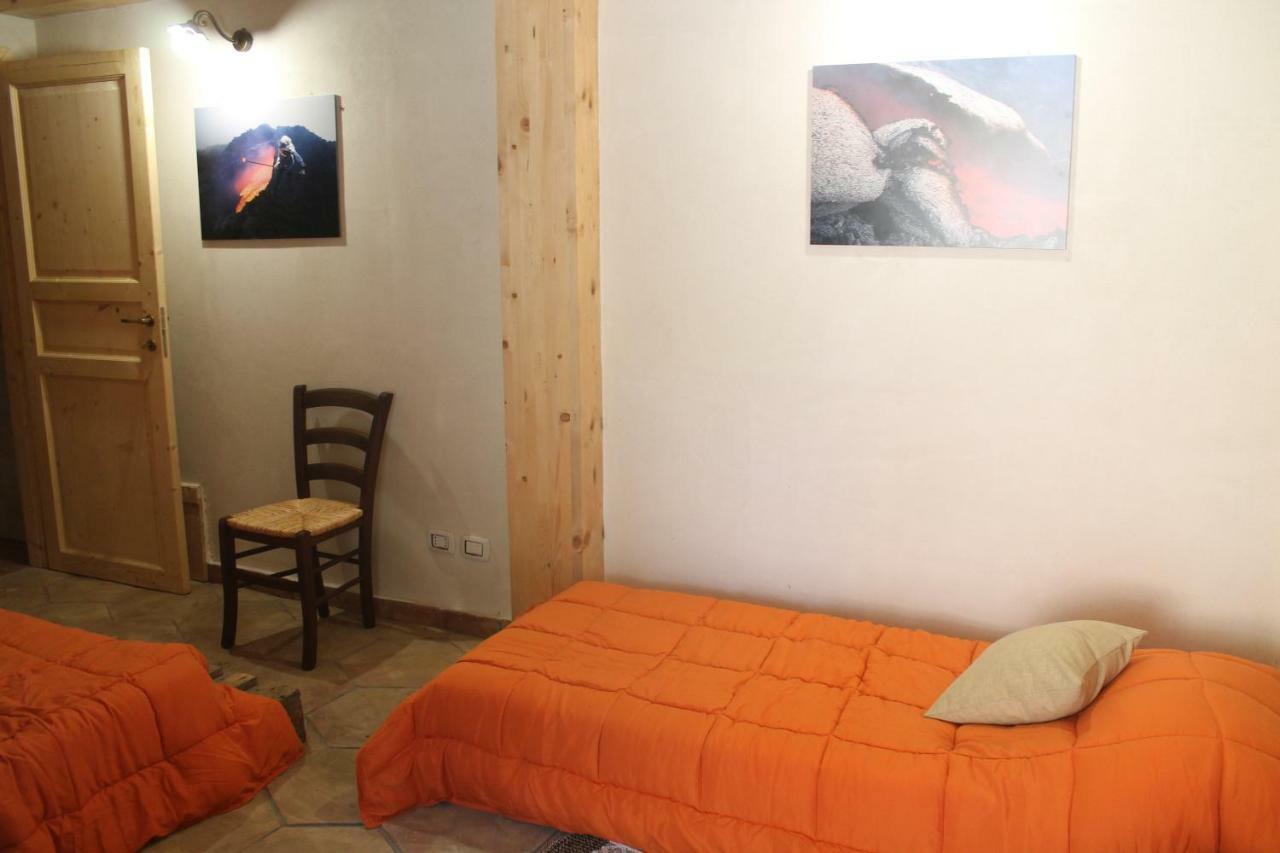 Agriturismo La Caraffara Sull' Etna Puntalazzo Exterior foto