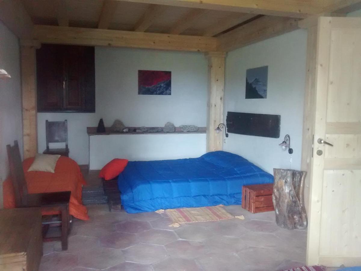 Agriturismo La Caraffara Sull' Etna Puntalazzo Exterior foto
