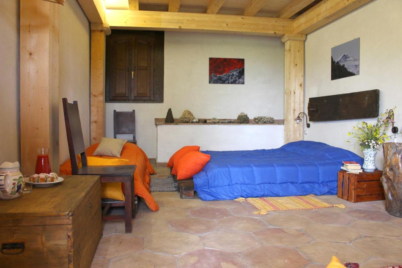 Agriturismo La Caraffara Sull' Etna Puntalazzo Exterior foto
